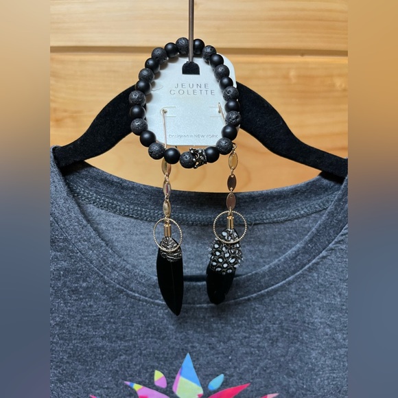 EUC Tank with feather earring/bracelet & Swissgear crossbody bundle - M - Picture 3 of 9